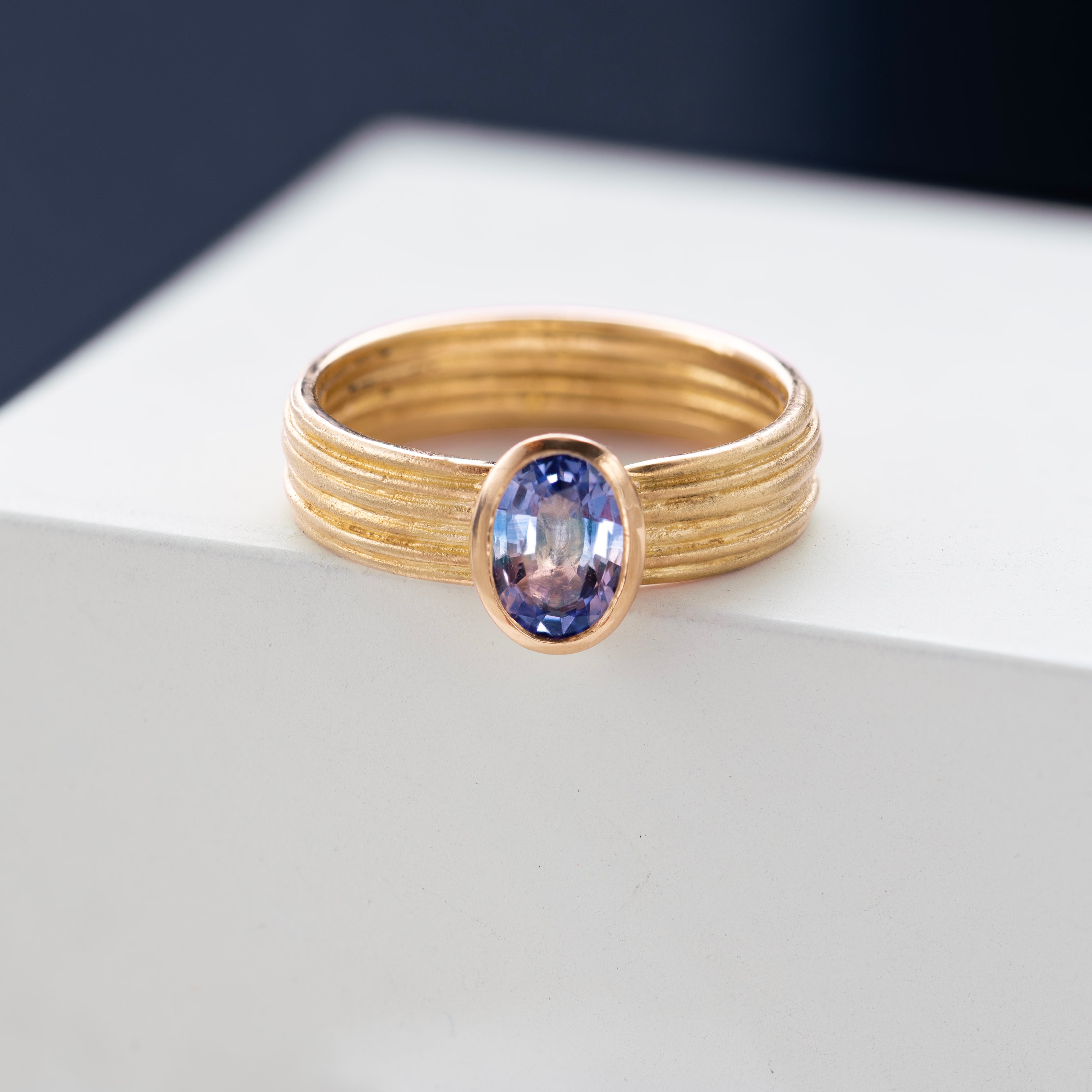 Tri-Colour Sapphire and 18ct Gold Ring