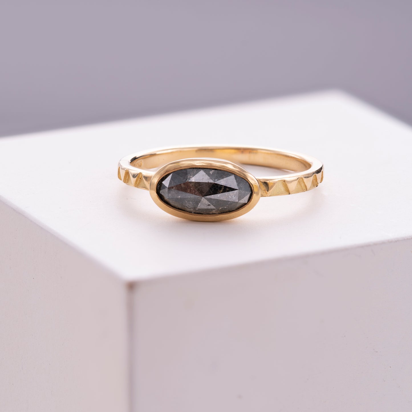 Eclipse 18ct Gold & Grey Oval Diamond Ring
